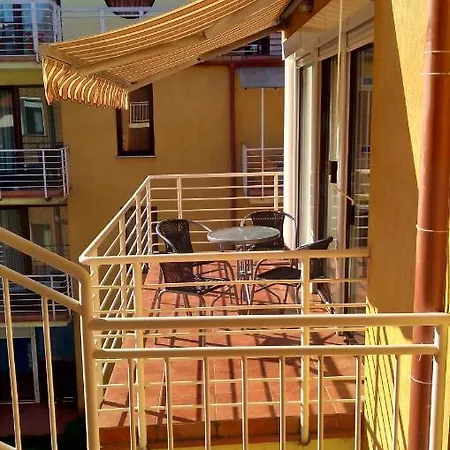 Lara Apartman שיופוק