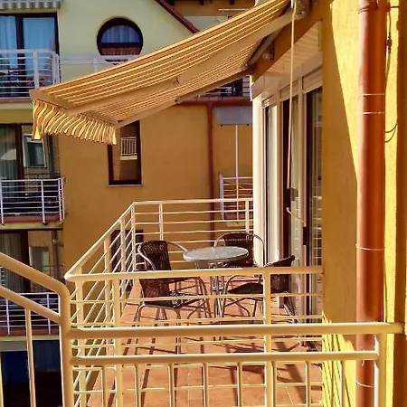 Lara Apartman דירה