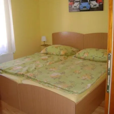 Lara Apartman